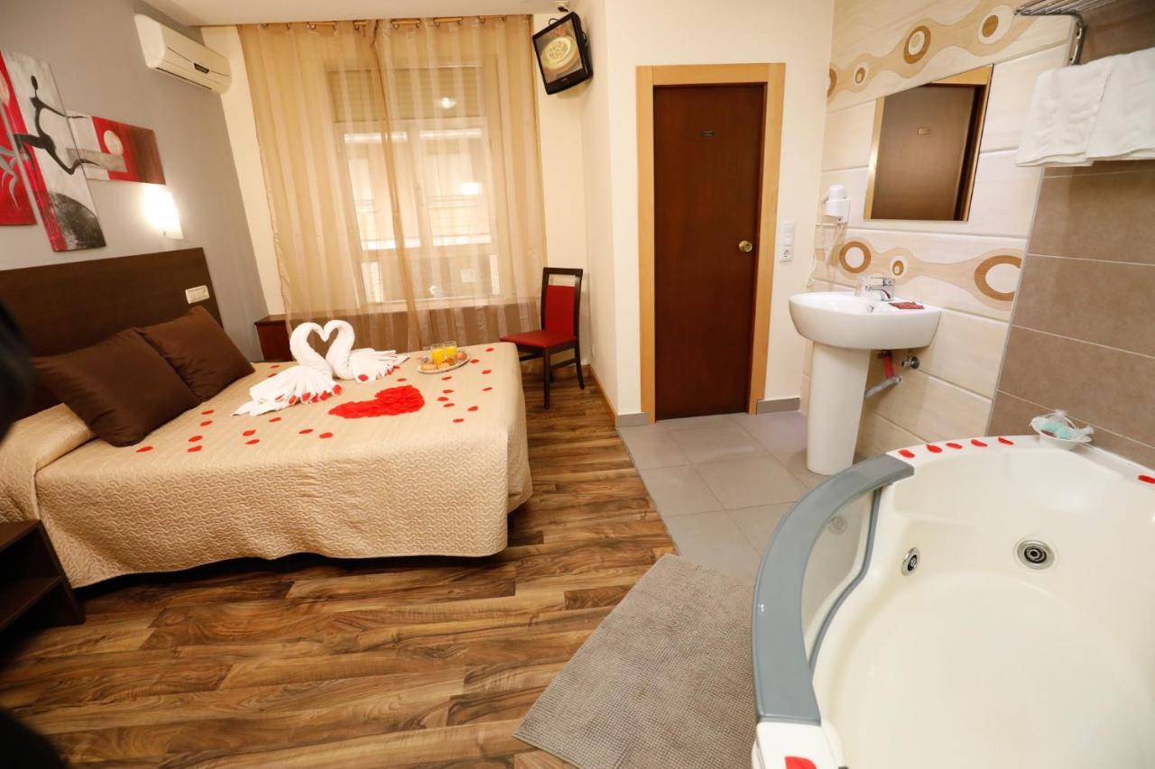 סלאמנקה Hostal Conde David מראה חיצוני תמונה